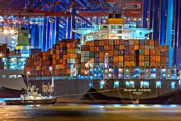 التخليص الجمركي السعودي: كيف تتأهل للمسار الأخضر خلال ساعتين (دليل منصة فسح وهيئة الزكاة والضريبة والجمارك 2026)